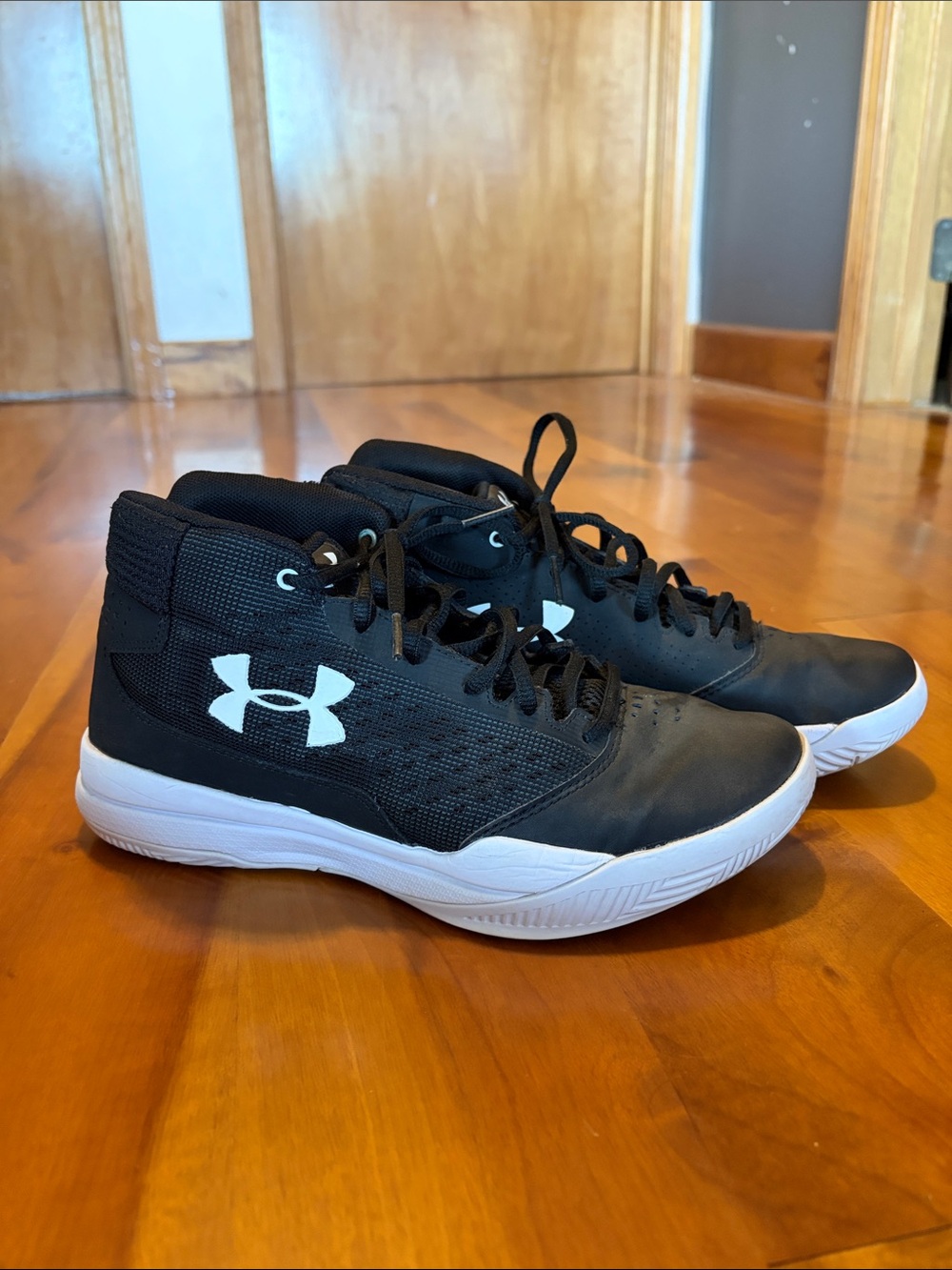 Boys Under Armour Black and White High-Top Sneakers - Size 8